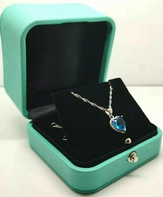 Acabado en oro blanco topacio azul corte corazón creado colgante diamante caja regalo  Foto 1 de 4