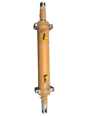 Manitou 08775 Steering Cylinder 200409171377 - Image 1 of 4