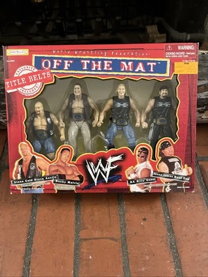 WWF 1998 Jakks Off The Mat paquete de 4 piedras selladas Cold Rock Jesse James Road Dog Foto 1 de 4