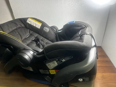 SnugRide® SnugLock® 35 LX featuring TrueShield Technology, Slightly USED - Imagem 1 de 4