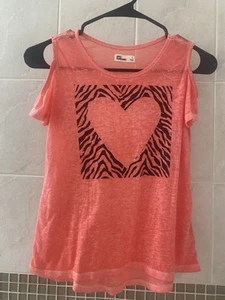 Girls Epic Threads Shirt Size Small - Orange With Heart Decal / Shoulder Cutouts - Picture 1 of 4