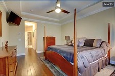 New listing
Stanley 5 piece king bedroom set