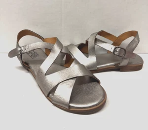 SANDALIAS MIZ MOOZ MUJER HEBILLA CORREAS ENTRECRUZADAS PLATEADAS 37EU / 7US # A-105 - Imagen 1 de 3