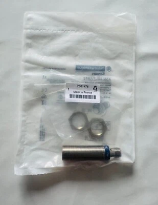 XS518BLPAM12 Telemecanique, M18 x 1,PNP Inductive Sensor 74mm Length,12- 48 Vdc  - Image 1 of 4