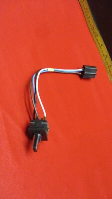 Interruptor de desempañado trasero Oldsmobile Delta 88 98 1974-1976 1974-1978 Toronado Foto 1 de 4