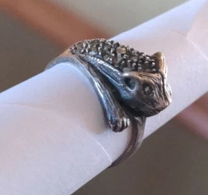 Vintage Sterling Silver 925 Marcasite Detailed Mouse Statement Ring Size 5.75 - Picture 1 of 9