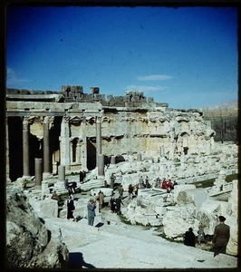 Baalbek Lebanon Heliopolis tourists - 1951 Stereo Realist 3D Slide #1955 - Picture 1 of 3