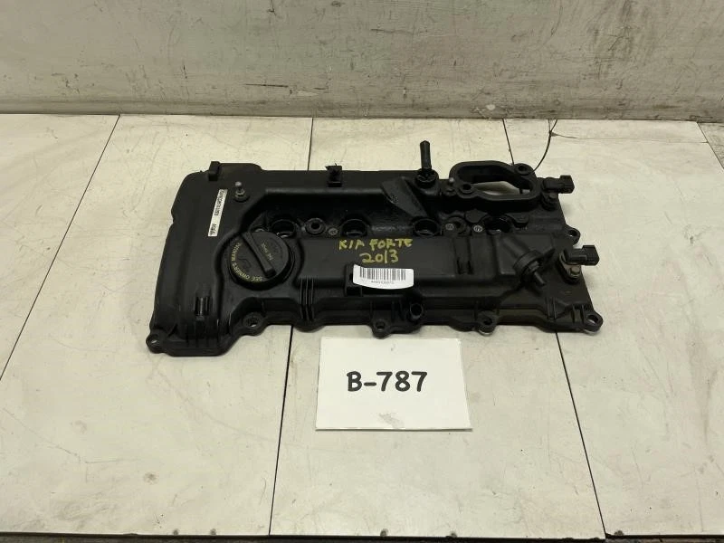 Cubierta de válvula de motor Kia Forte Ex 2014 OEM+ Foto 1 de 4