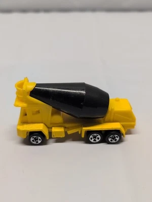 Mezclador de cemento Hot Wheels 1991 amarillo fundido a presión 3" L suelto de colección Foto 1 de 4
