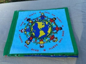 NUEVO Libro de tela suave colorido brillante para bebé hecho a mano SAVE THE EARTH & PLANET - Imagen 1 de 3
