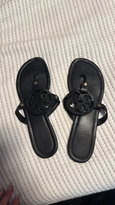 Molinero de cuero negro Tory Burch Foto 1 de 3