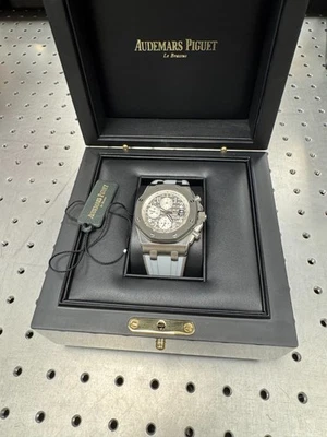 Audemars Piguet Royal Oak Offshore Cronógrafo Ghost 42 mm Titanio Cerámica 26470 Foto 1 de 4