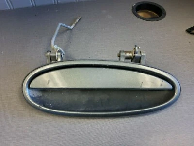 Chevrolet Malibu 2001-2005 clásico pasajero trasero derecho manija de puerta exterior OEM Foto 1 de 2