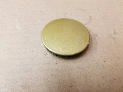 Chrysler OEM Concorde Intrepid LHS 2" plástico dorado tapa central cubo cubierta antipolvo Foto 1 de 2