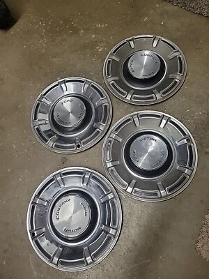 Juego De 4 Tapacubos Ford Motor Company 14" Ford Maverick 1970-72 De Colección Foto 1 de 4