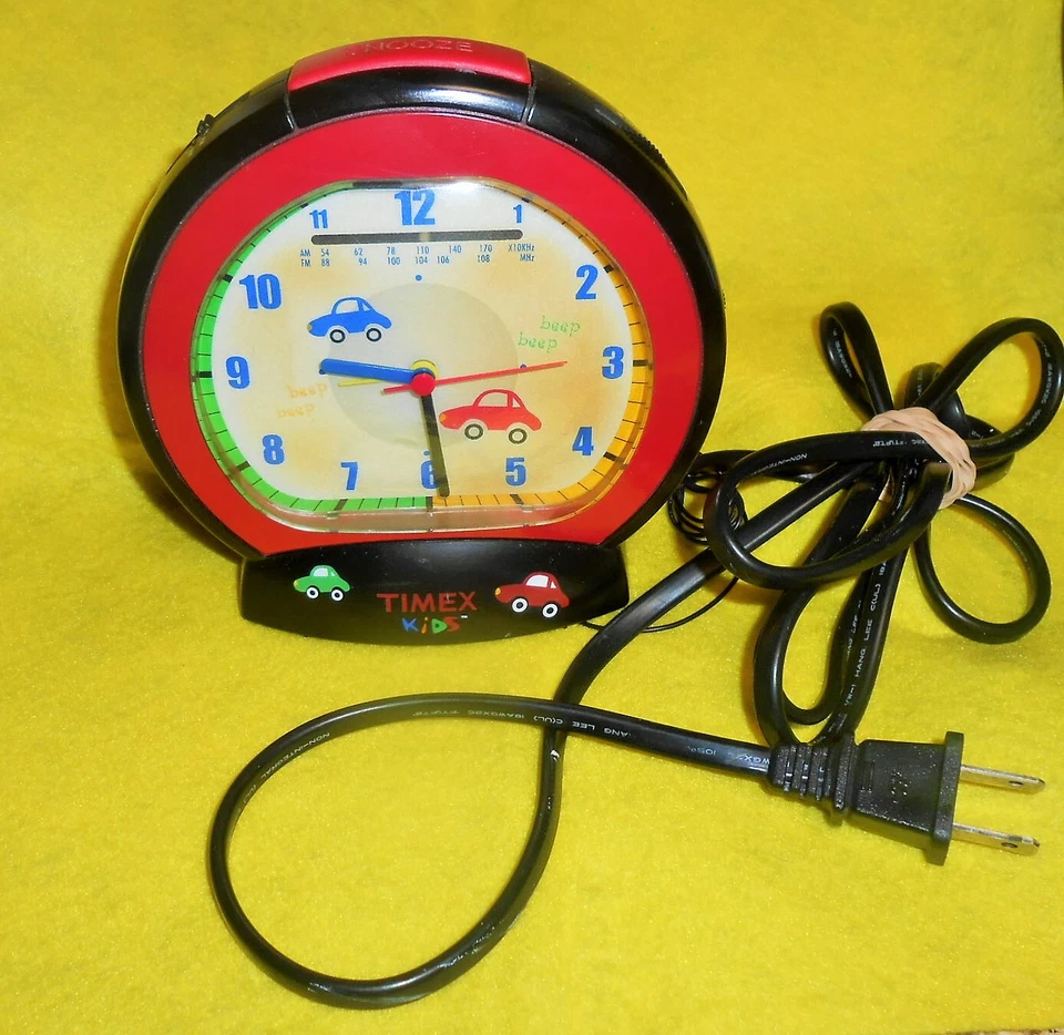 TIMEX KIDS - Night Light AM FM Alarm Clock Radio TK320B Missing Battery Cover - Image 1 of 4