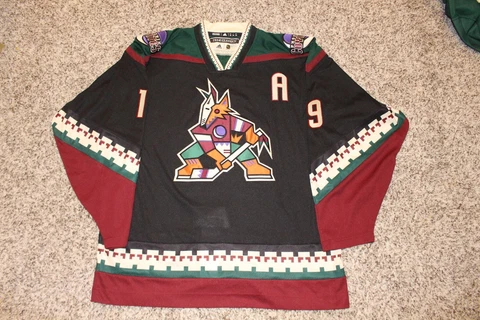 Arizona Coyotes Adidas Authentic Fightstrap Shane Doan Hockey Jersey NHL Phoenix Cover