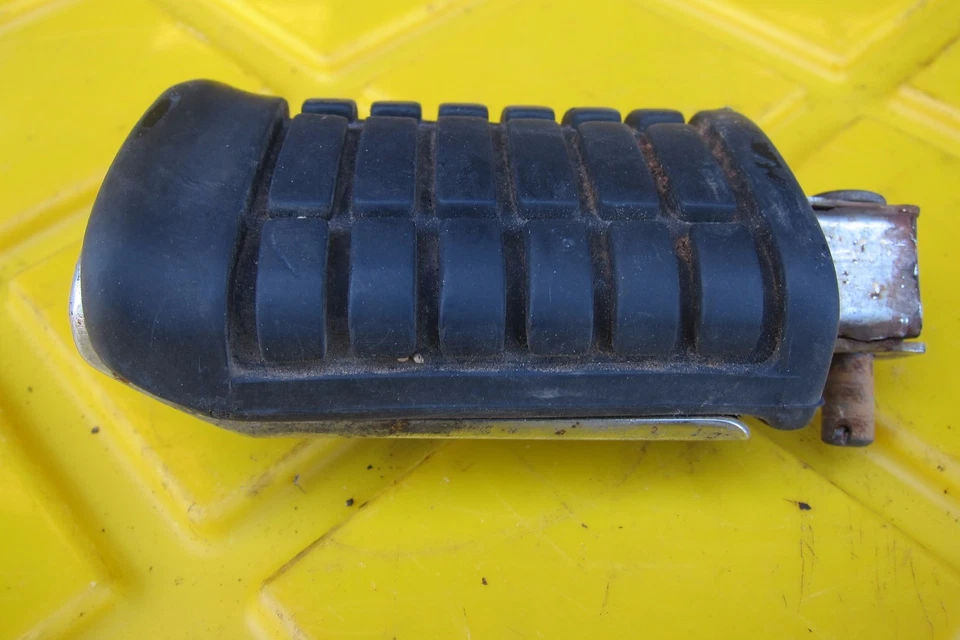 Honda V45 Magna 1983 VF750 C estribo Foto 1 de 1