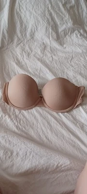 Sujetador Camiseta H&M Tostado Nude Sin Tirantes Con Aros 36B en excelente estado sin almohadillas Foto 1 de 4