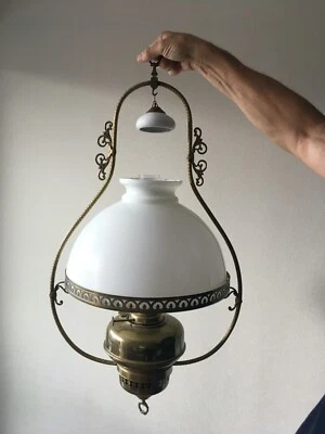 Ancienne suspension lyre support laiton et opaline 35 cm, verre de lampe ancien - Photo 1/4
