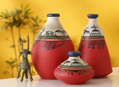 Juego de 3 floreros decorativos de terracota pintados a mano rosa selva Madhubani Foto 1 de 4