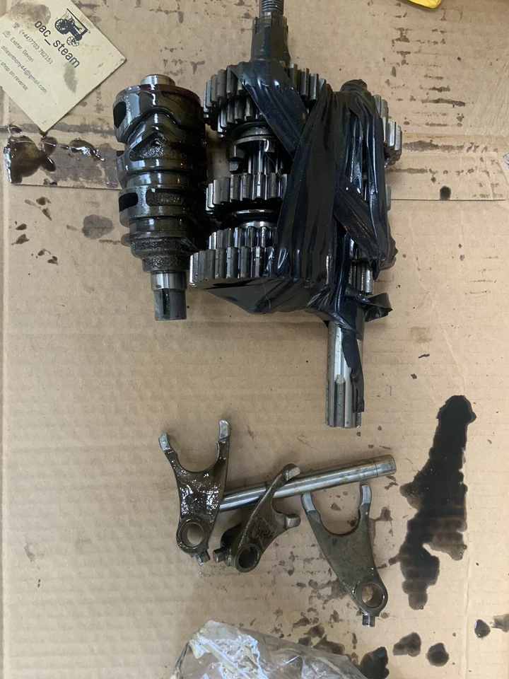 KAWASAKI KLX 125 INJ D-tracker 2015 caja de cambios ejes de entrada y salida Foto 1 de 1