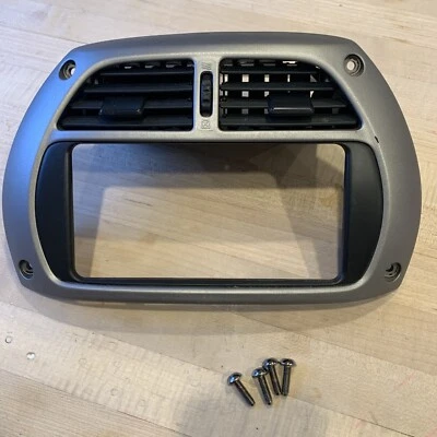 🚘 Toyota RAV4 2001-2003 Radio central tablero bisel moldura cubierta. OEM Foto 1 de 4