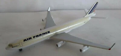 AIRBUS A 340 SHABAK SCALA 1/600 - Immagine 1 di 2