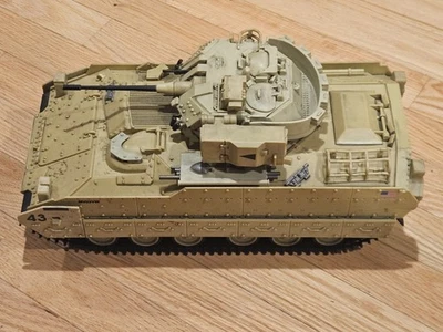 2007 Unimax игрушки Bravo команды M3A2 Bradley пустыни камуфляж без коробки - Изображение 1 из 4