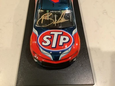 RICHARD PETTY & WALLACE AUTOGRAPHED 2018 STP COLOR CHROME DIECAST & CARDS - Image 1 of 4