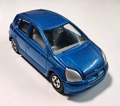 1999 Takara Tomica Tomy #110 azul Toyota Vitz 1/57 fundido muito bom estado - Imagem 1 de 4