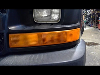 Luz de estacionamiento/esquina del conductor debajo de los faros se adapta a 03-23 EXPRESS 2500 VAN 1529687 Foto 1 de 4