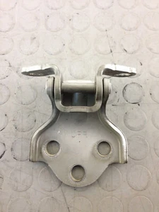 Daewoo Tacuma (2000) 1.6 Petrol 72kW 5P Door Hinge Front Right - Picture 1 of 3