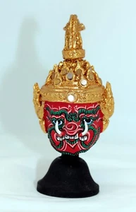 VINTAGE SMALL DECORATIVE THAI KHON MASK WITH CHADA ON WOODEN STAND ORNAMENT - Picture 1 of 12