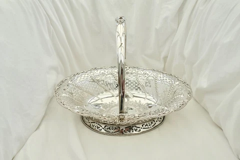 RARE EARLY GEORGE II HM STERLING SILVER SWING HANDLED BREAD BASKET 1759 Cover