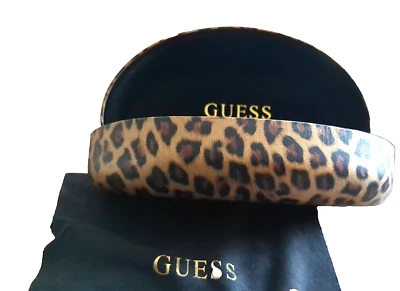 FUNDA GRANDE RÍGIDA PARA GAFAS DE SOL CON ESTAMPADO DE LEOPARDO GUESS   Foto 1 de 4