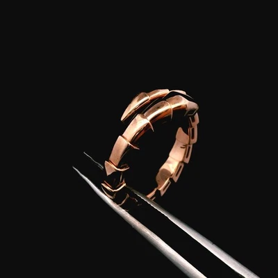 Anillo Bvlgari Serpenti Viper - Talla US 5.75, 6.25, 6.5 - 6.535g (4.20 DWT) - 18KT Foto 1 de 4