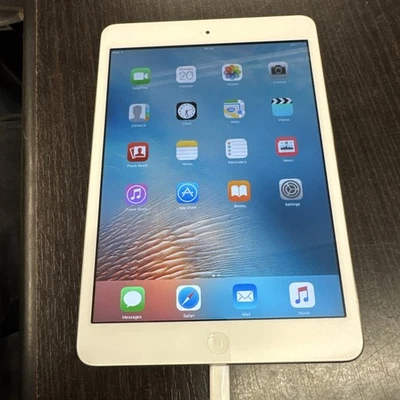 Faulty Apple iPad Mini A1432 1st Generation silver - Read Description - Image 1 of 4