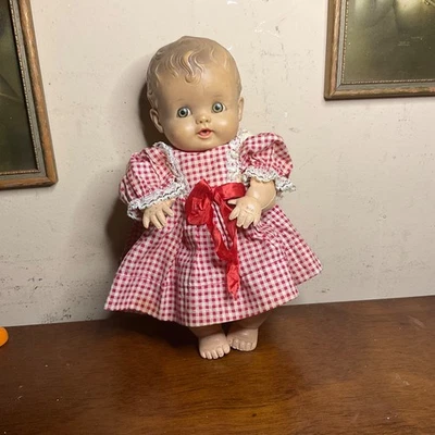 Muñeca de vestir rosa The Sun Rubber Co. rara de colección de los años 50 de Ruth E Newton. Foto 1 de 4