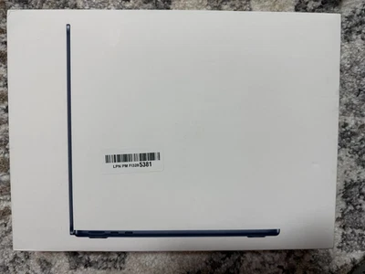 Apple MacBook Air 13" 2025 - M4 24GB RAM 512GB SSD - Midnight A3240 - Open Box
