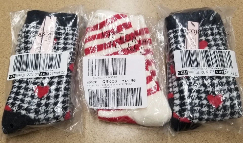 11229241 Cozy Fleece Crew Socks Sz OS - Houndstooth Heart & Red/Cream Stripe - Image 1 of 4