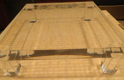 Tabla de cortar/tabla de queso Clear Lucite con patas Foto 1 de 4