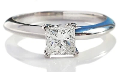 Anel de noivado de diamante corte princesa 0,51 ct F/SI1 Tiffany & Co. - Imagem 1 de 4