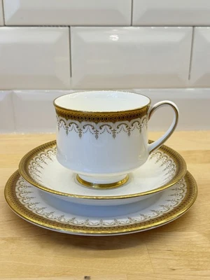 Paragon "Athena" Tea Trio - Tea Cup, Saucer And Plate  Excellent Condition - Image 1 of 4