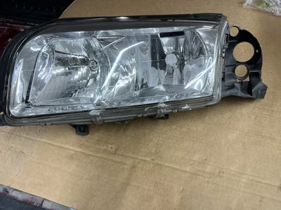 Volvo S70 1998-2003 - V70 - C70 cabezal lateral del conductor Foto 1 de 4