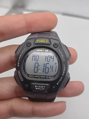 Reloj digital Timex Ironman para hombre TW5M09500 clásico de cuarzo de goma de 30 vueltas  Foto 1 de 4