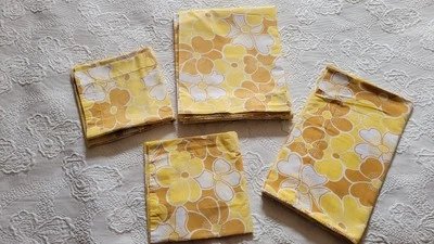 Parure de draps vintage, années 60-70, pour 2 personnes, 1 drap et 2 taies - Photo 1/4