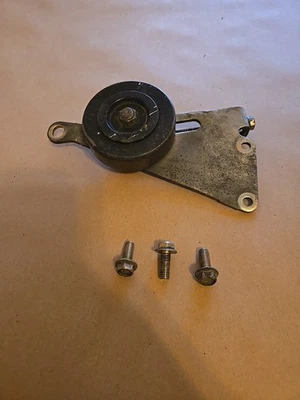 Bomba de aire acondicionado Infiniti FX35 G35 2003-07 correa tensor soporte polea OEM Foto 1 de 4