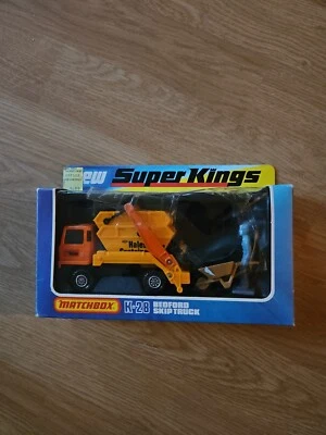 CAMIÓN VINTAGE MATCHBOX SUPER KINGS BEDFORD SKIP K28 CON CAJA Foto 1 de 4