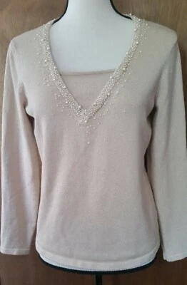 Suéter para mujer con cuello en V beige y dorado con detalles de perlas talla M Foto 1 de 2
